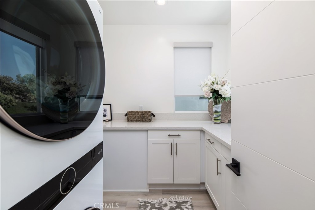 MLS #OC25256638 image #35