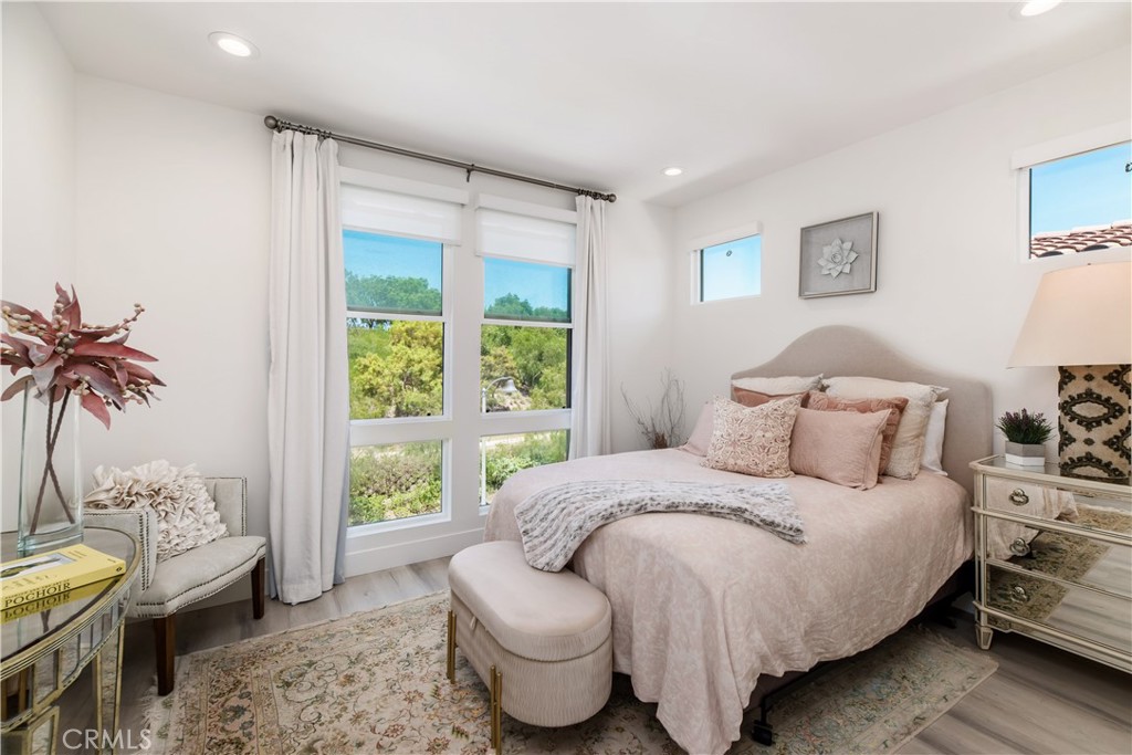 MLS #OC25256638 image #36