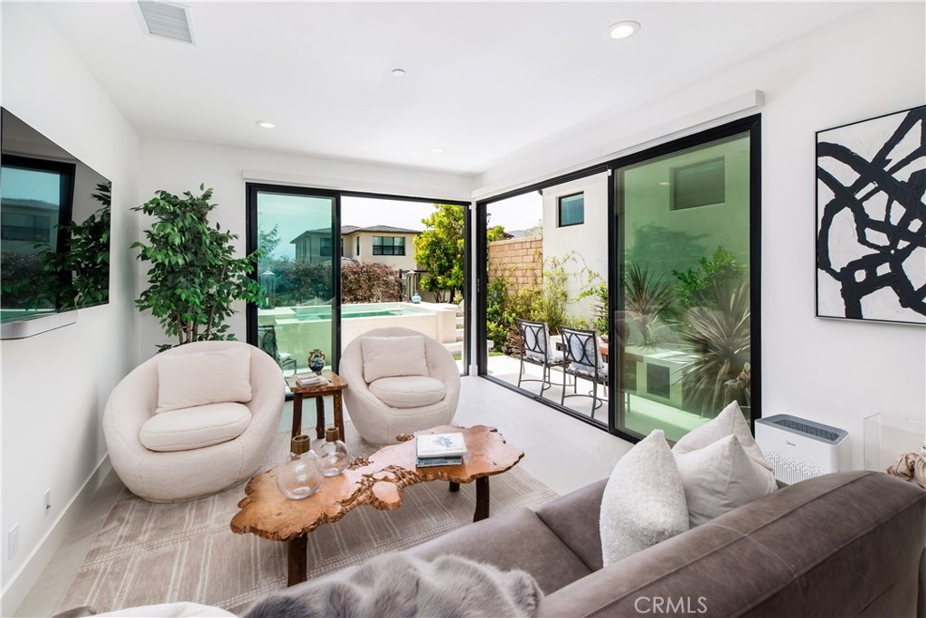 MLS #OC25256638 image #6