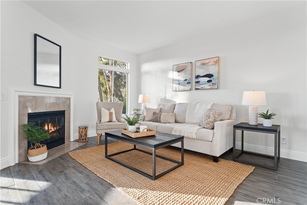 MLS #OC25256639 image #1