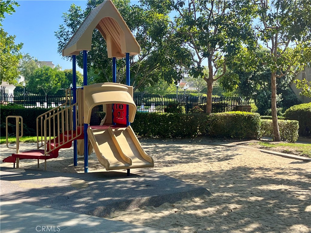 MLS #OC25256639 image #33