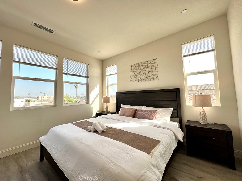 MLS #OC25256644 image #18