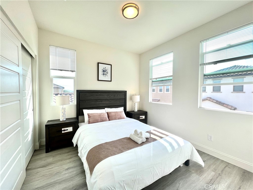 MLS #OC25256644 image #23