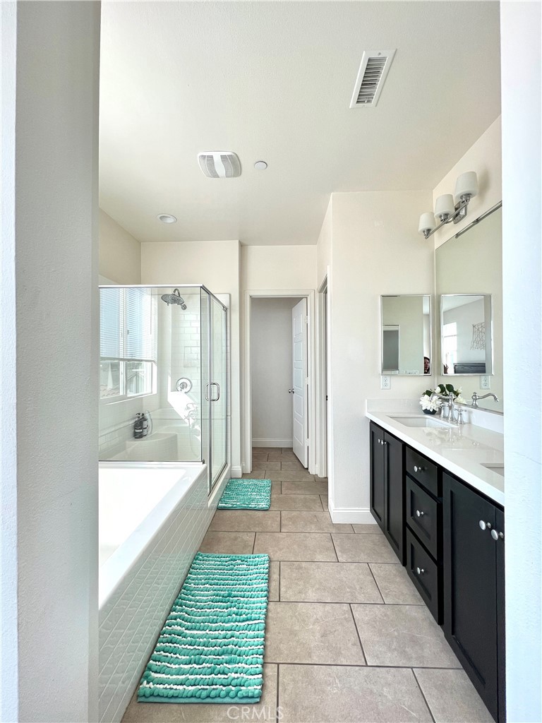 MLS #OC25256644 image #33