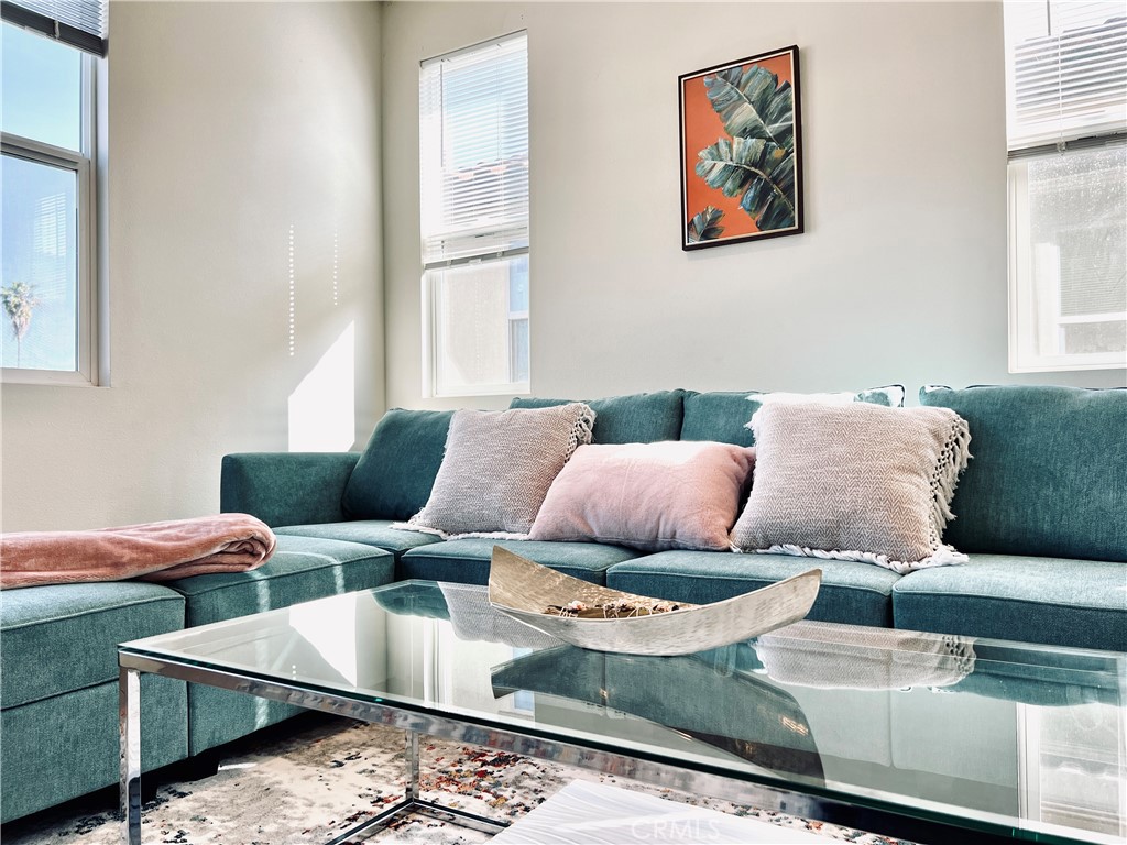 MLS #OC25256644 image #9