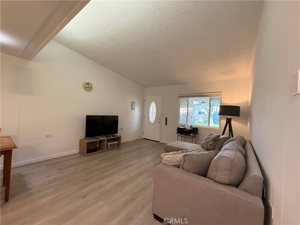 MLS #OC25256655 image #9