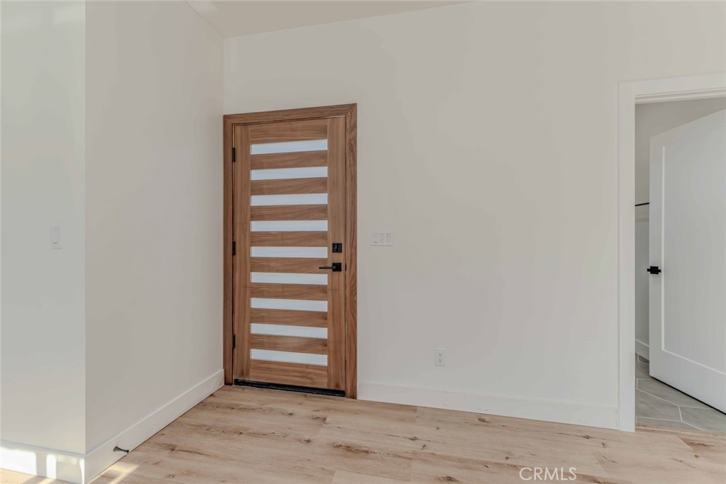 MLS #OC25256684 image #4