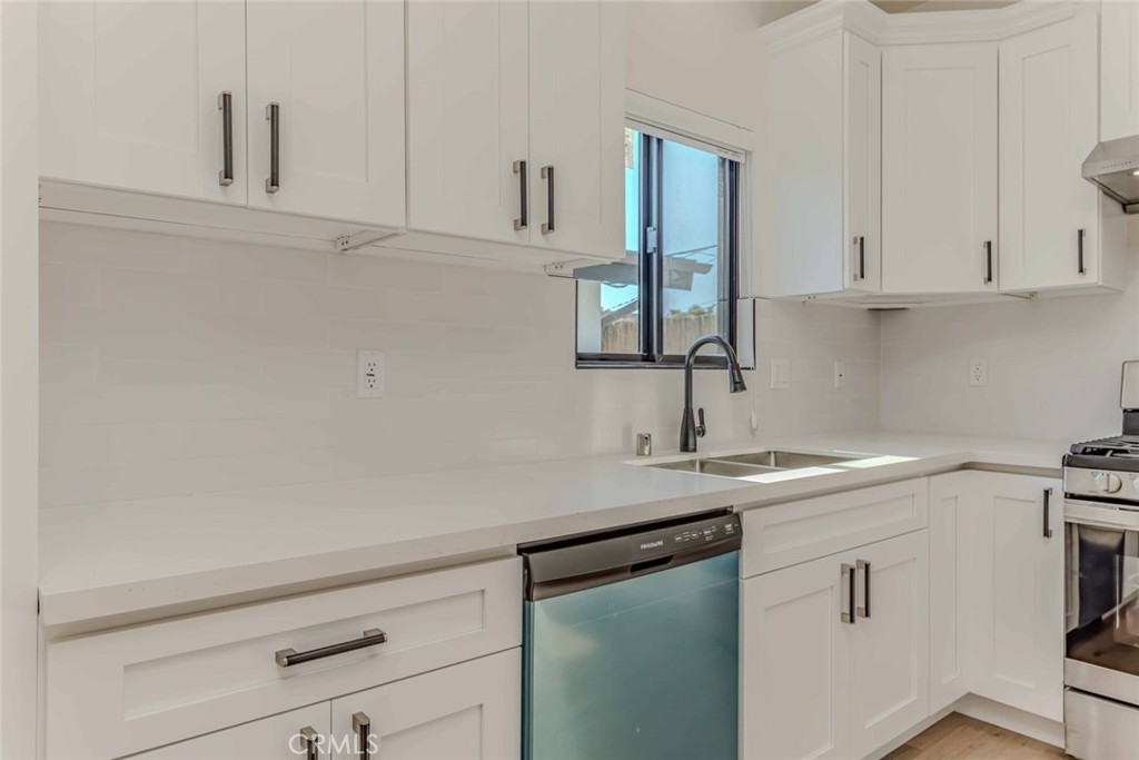 MLS #OC25256684 image #8