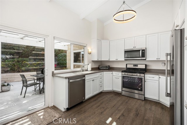 MLS #OC25256691 image #10