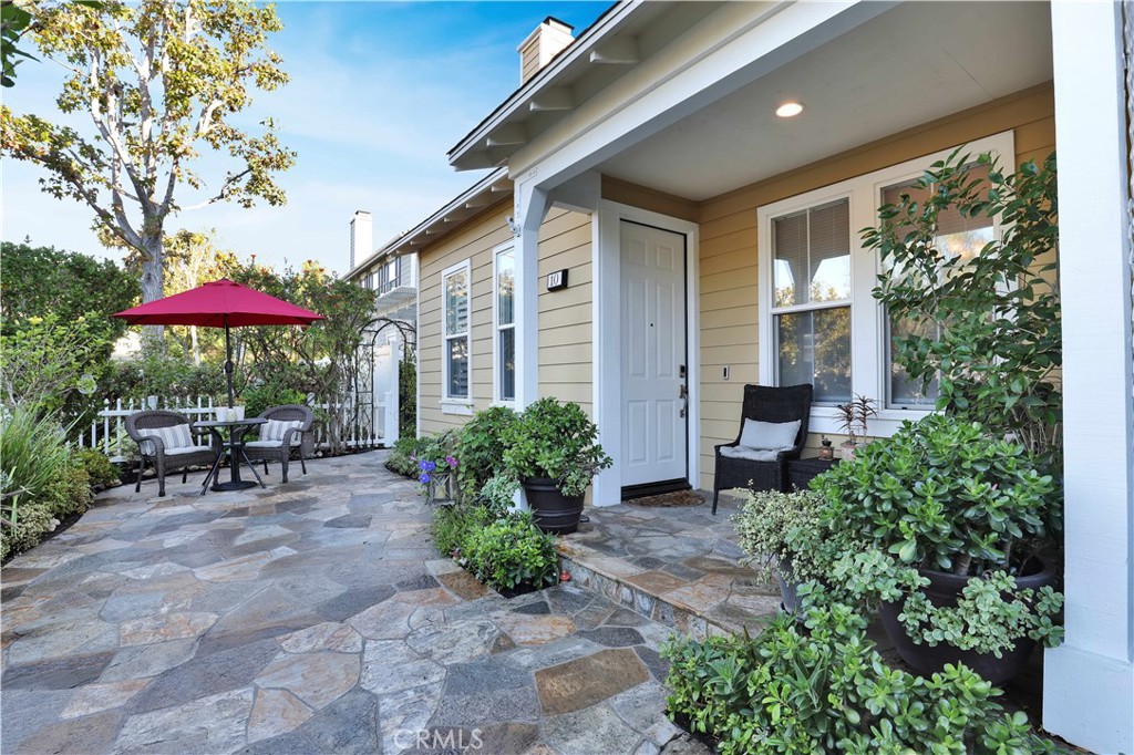 MLS #OC25256701 image #1