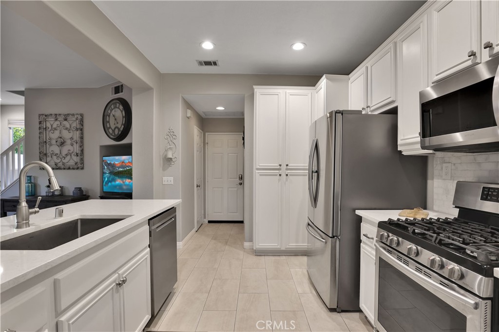 MLS #OC25256701 image #13