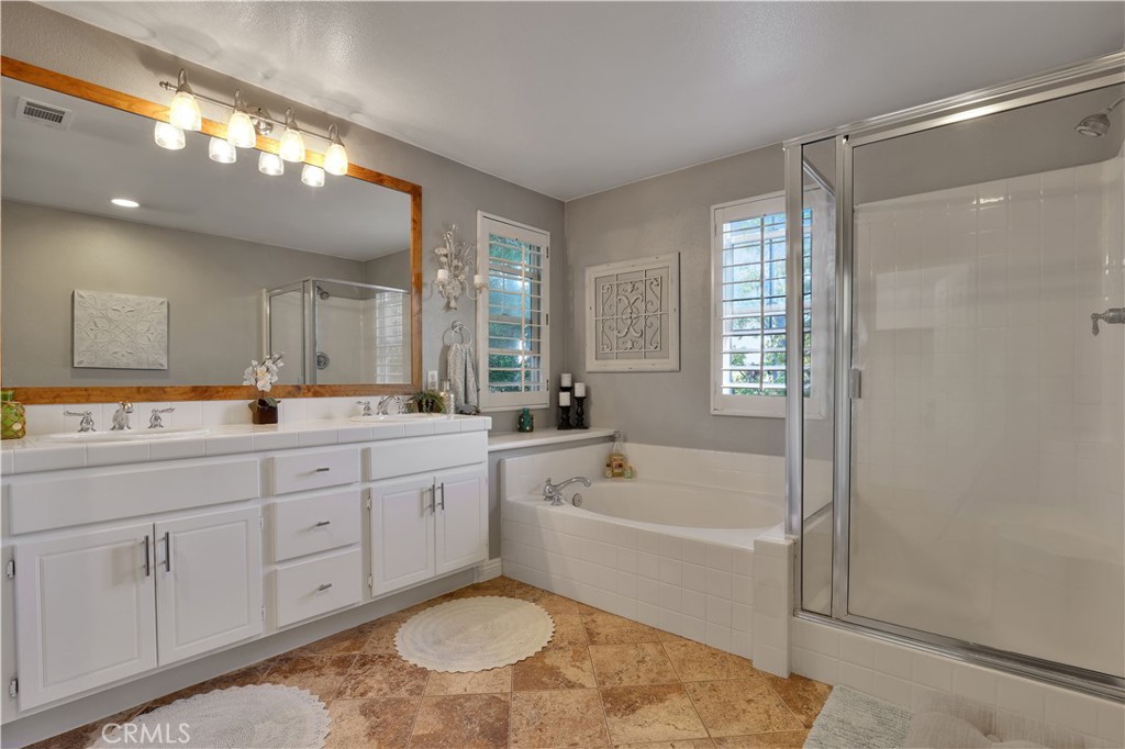 MLS #OC25256701 image #19