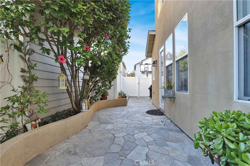 MLS #OC25256701 image #27