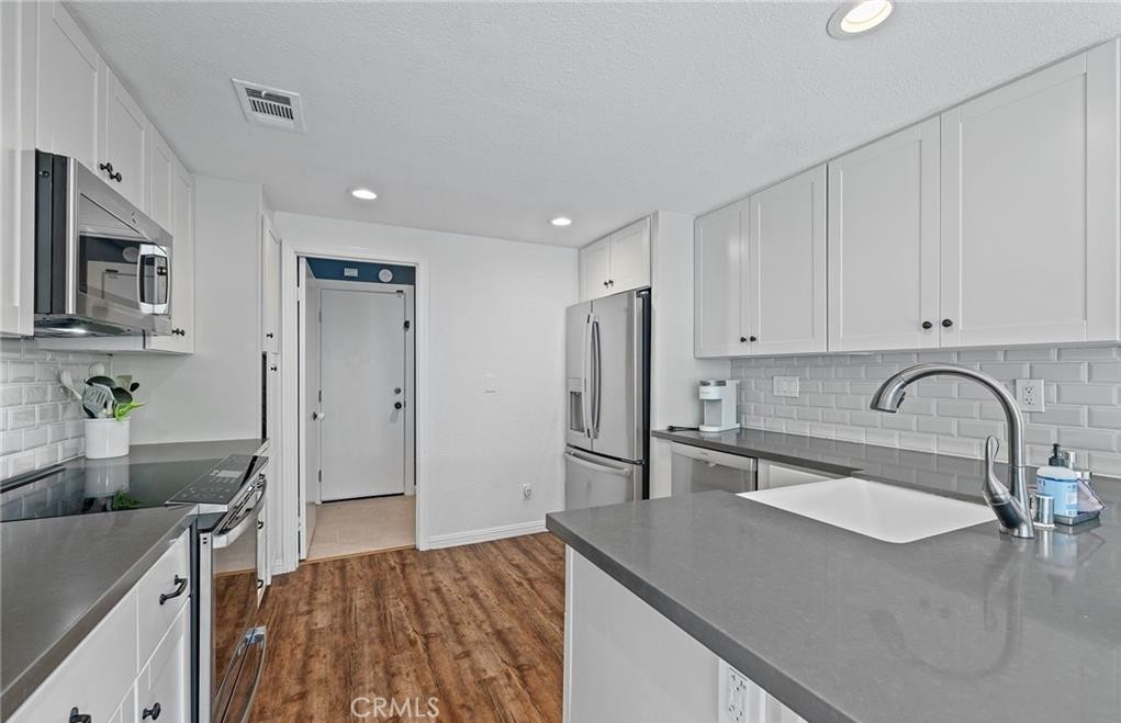 MLS #OC25256769 image #10