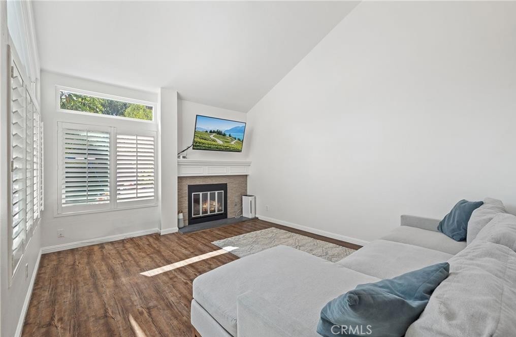 MLS #OC25256769 image #4