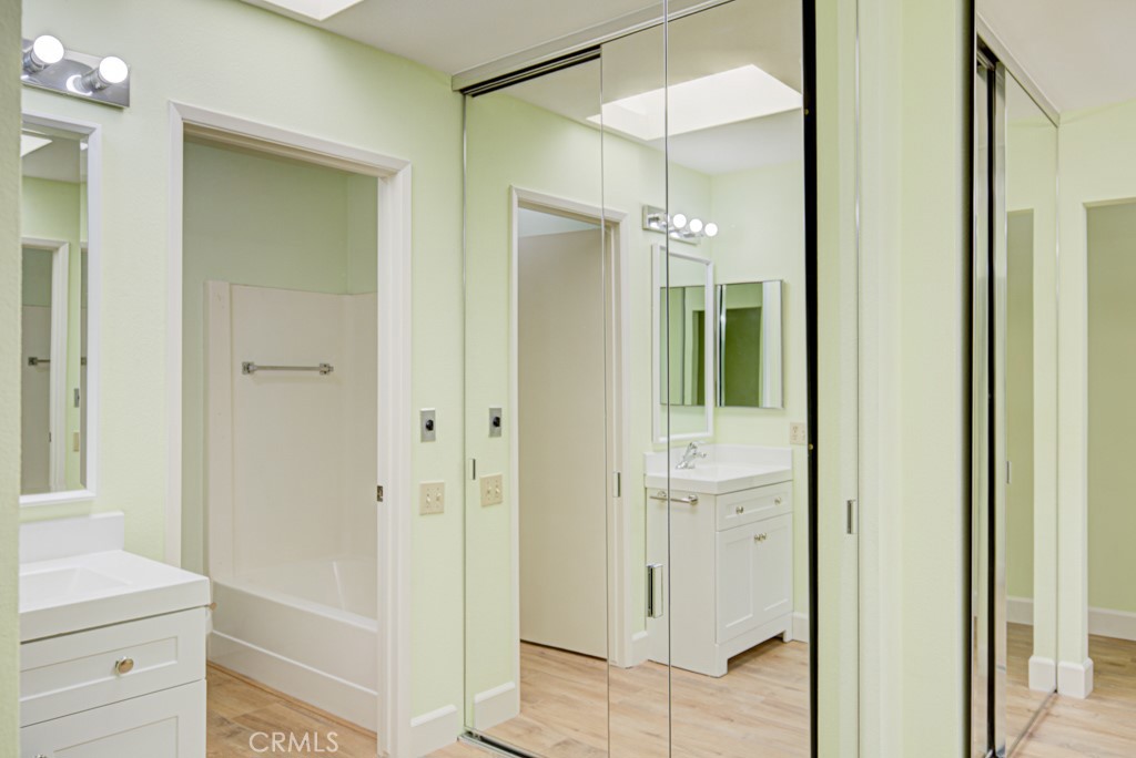 MLS #OC25256875 image #19