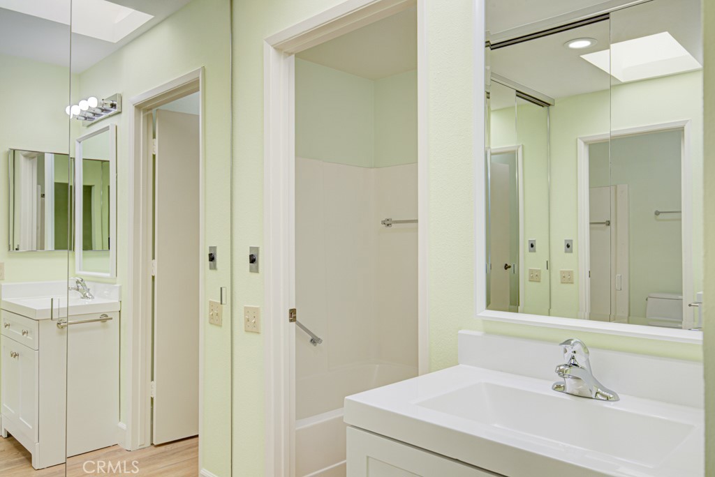 MLS #OC25256875 image #20