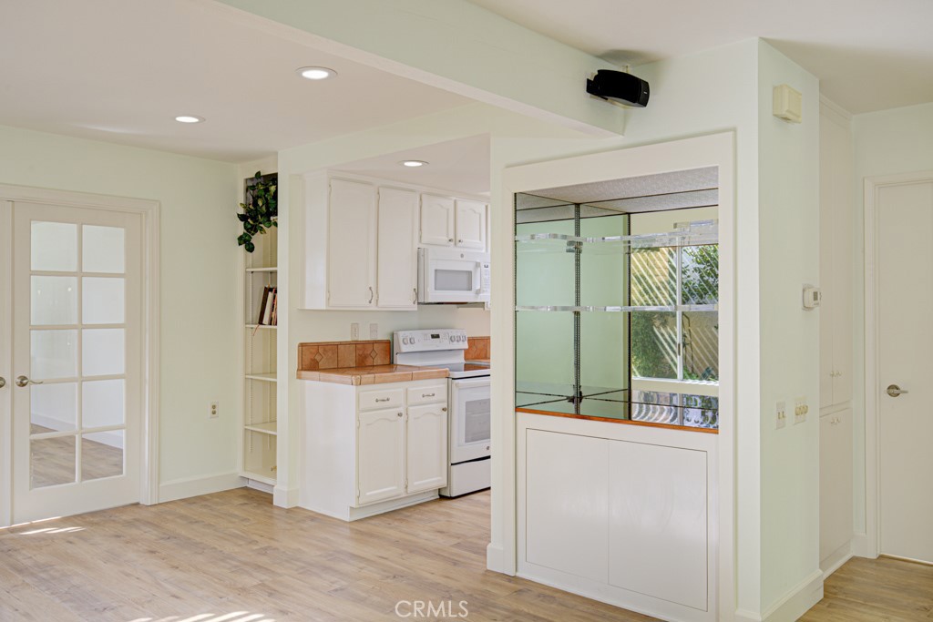 MLS #OC25256875 image #9