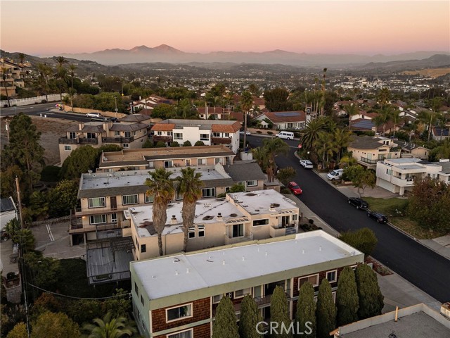 MLS #OC25256886 image #36