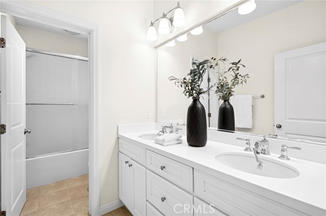 MLS #OC25256893 image #26