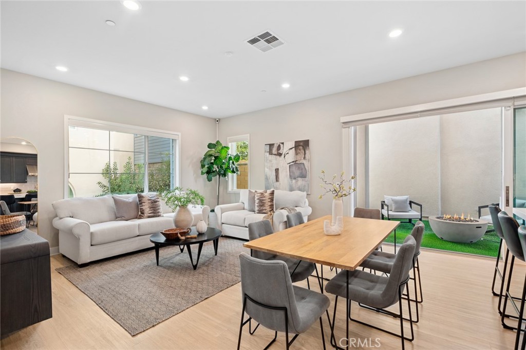 MLS #OC25256895 image #9