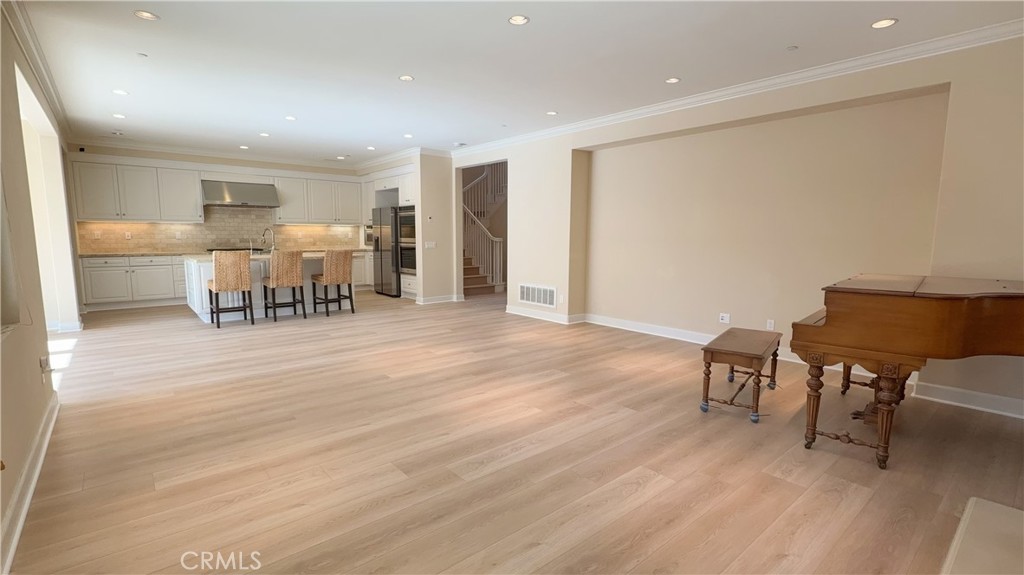 MLS #OC25256920 image #1