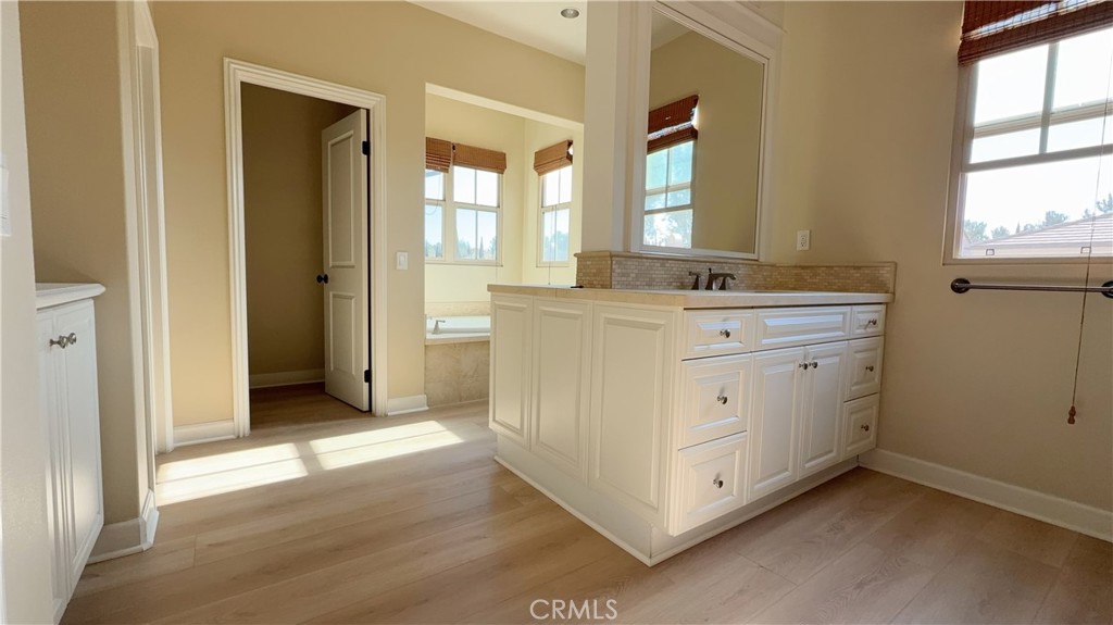 MLS #OC25256920 image #12