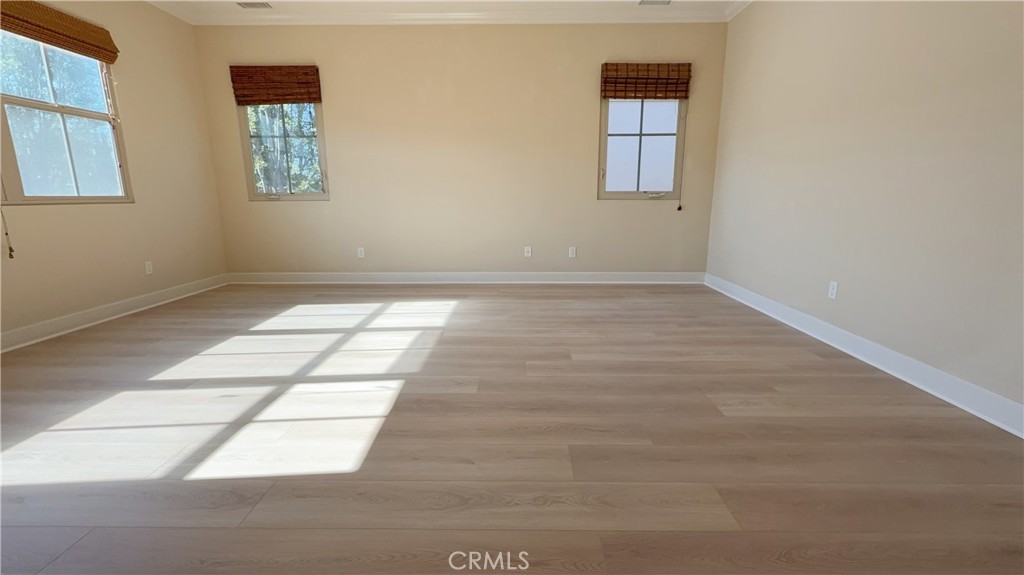 MLS #OC25256920 image #13