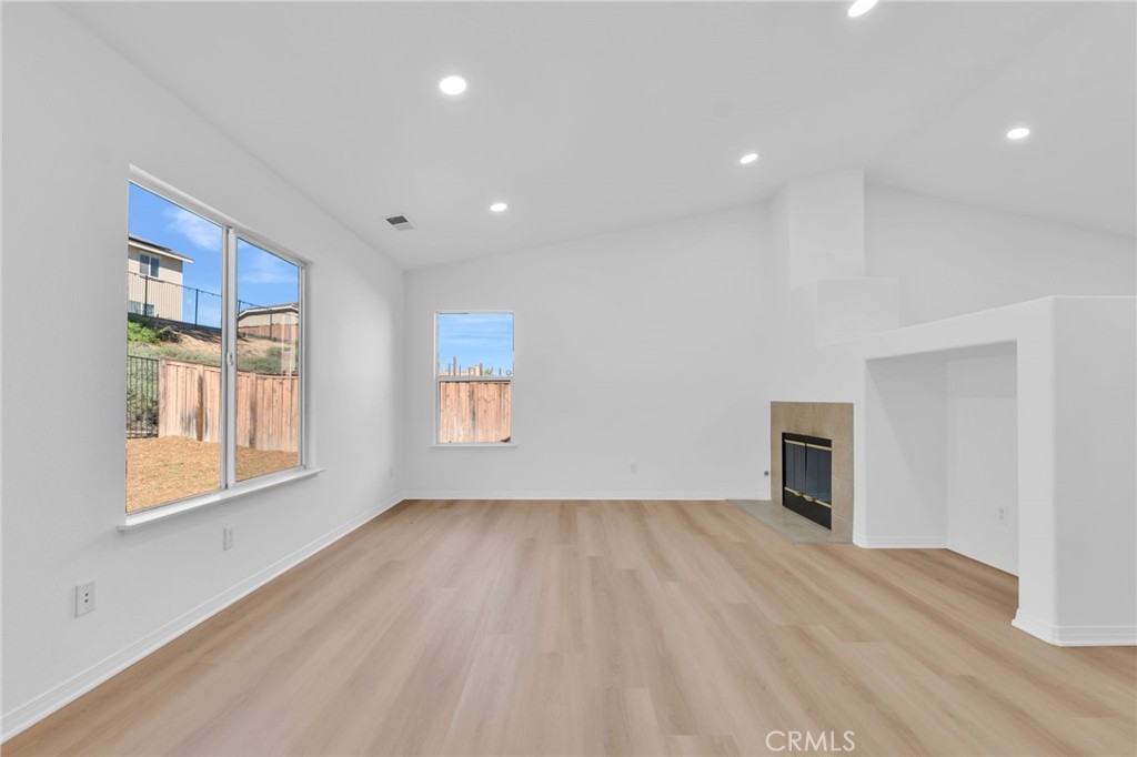 MLS #OC25256929 image #16