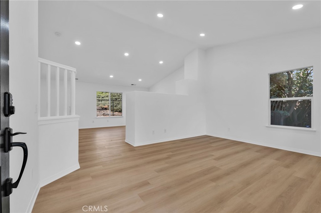 MLS #OC25256929 image #18