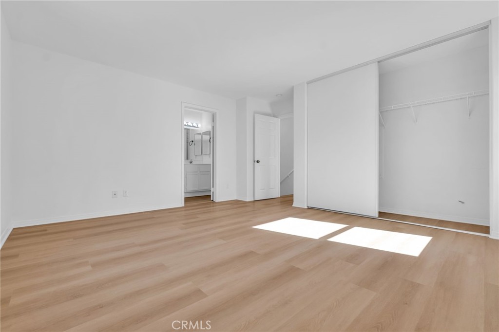 MLS #OC25256929 image #23