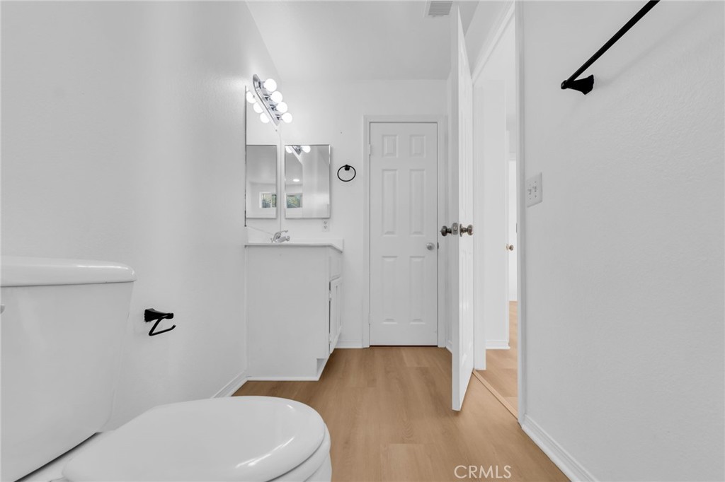 MLS #OC25256929 image #24