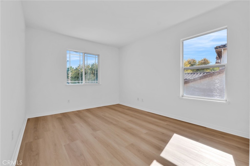 MLS #OC25256929 image #28