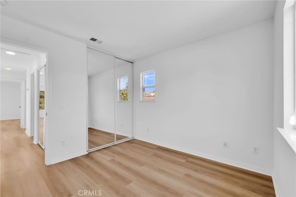 MLS #OC25256929 image #30