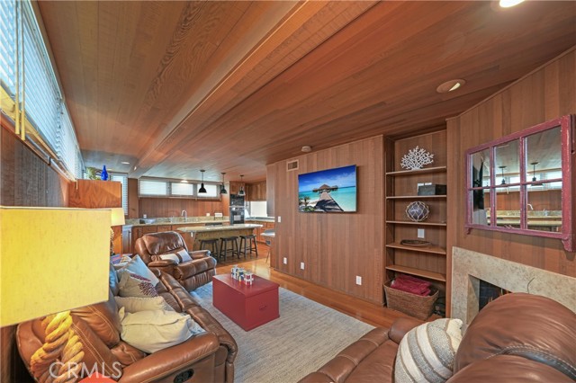 MLS #OC25256946 image #31