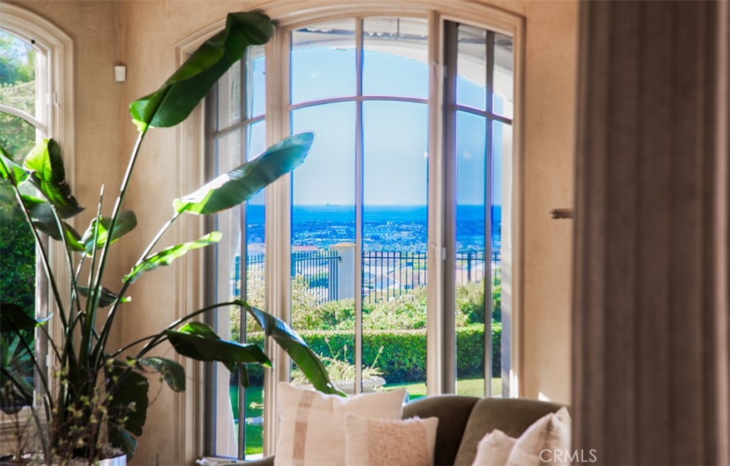 MLS #OC25256960 image #10