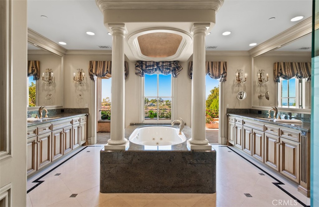 MLS #OC25256960 image #24