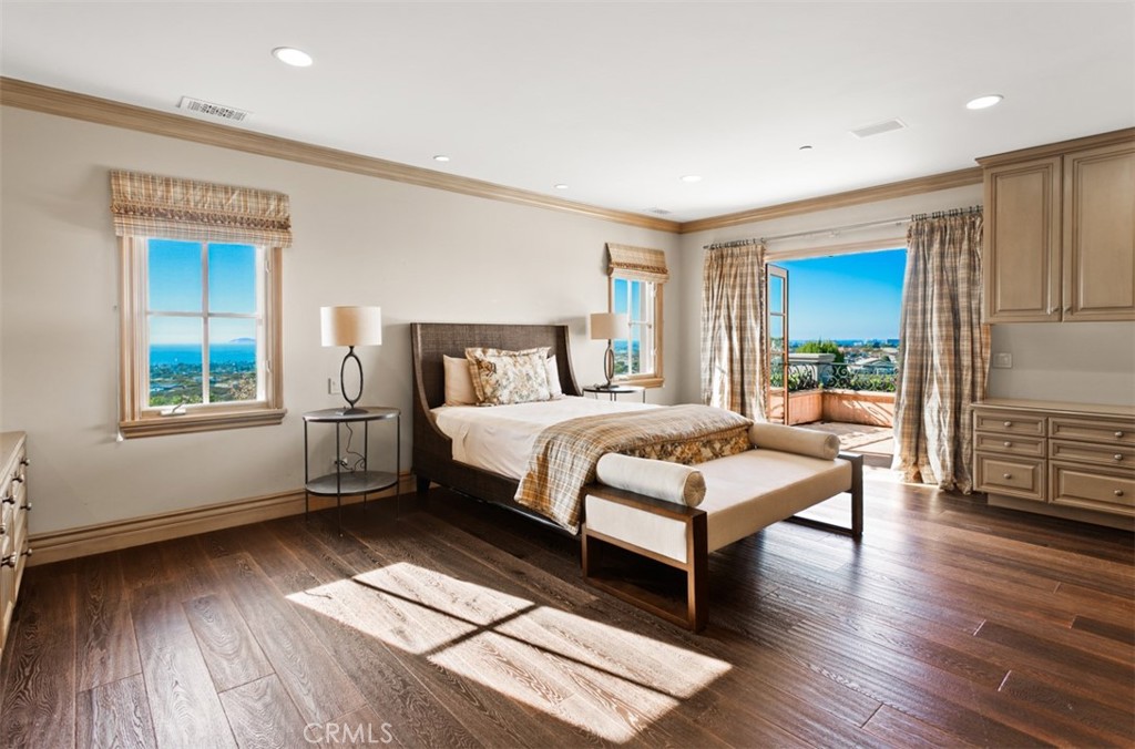 MLS #OC25256960 image #32