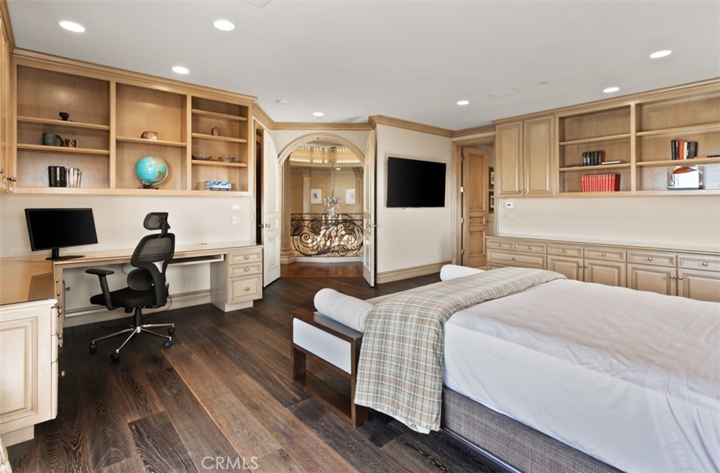 MLS #OC25256960 image #35