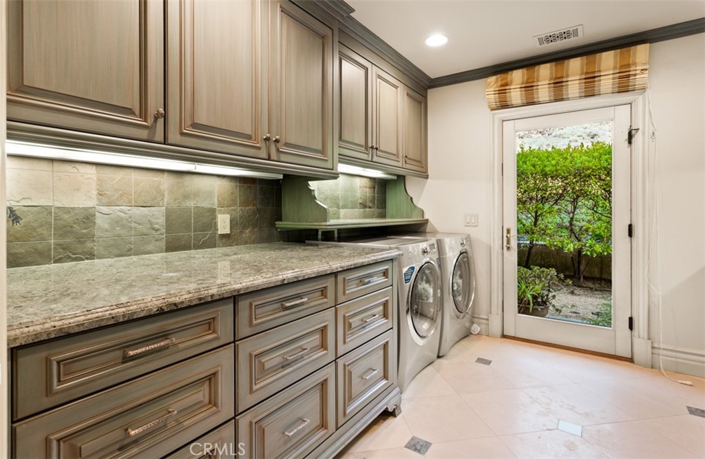 MLS #OC25256960 image #39