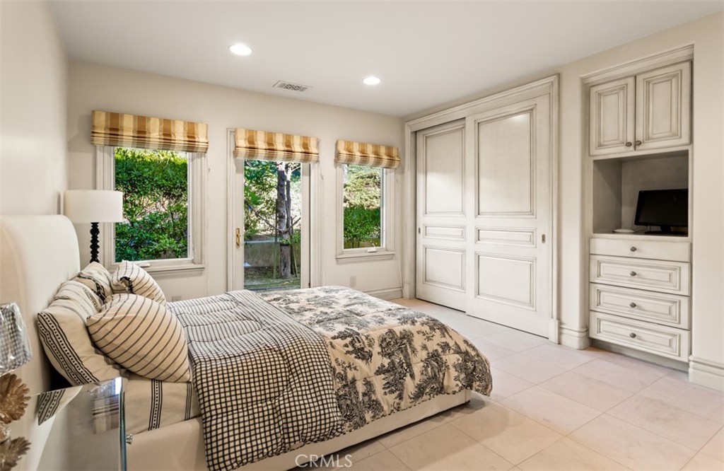 MLS #OC25256960 image #40