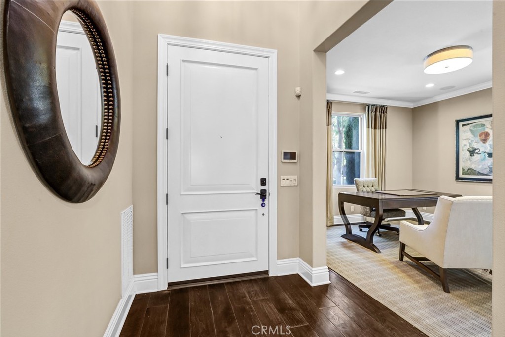 MLS #OC25256961 image #2