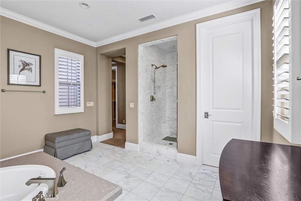 MLS #OC25256961 image #24