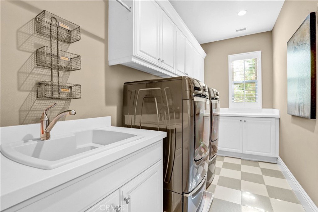 MLS #OC25256961 image #32