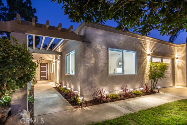 MLS #OC25257013 image #1