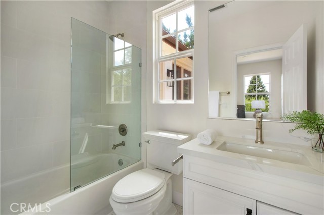 MLS #OC25257037 image #25