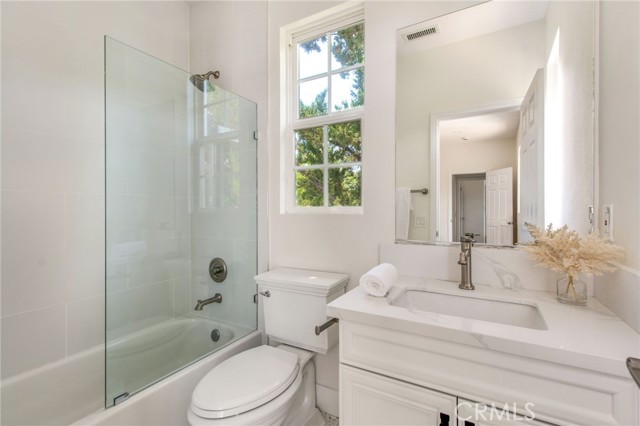 MLS #OC25257037 image #28