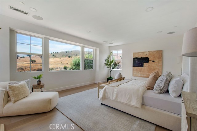 MLS #OC25257037 image #38