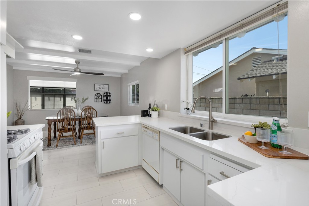 MLS #OC25257049 image #3