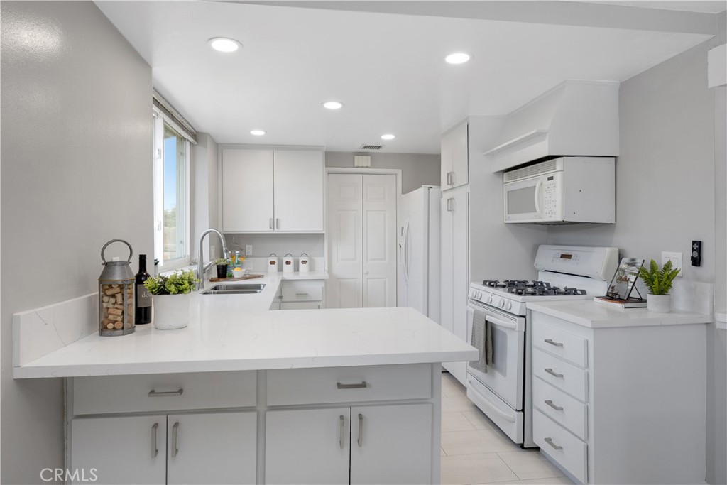 MLS #OC25257049 image #4